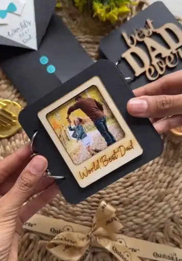 Square-shape scrapbook