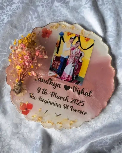 Curved Round Photo Frame