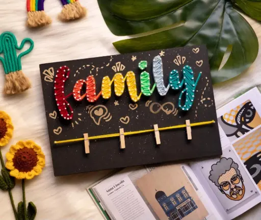 Family Name With Pic (STR-009)